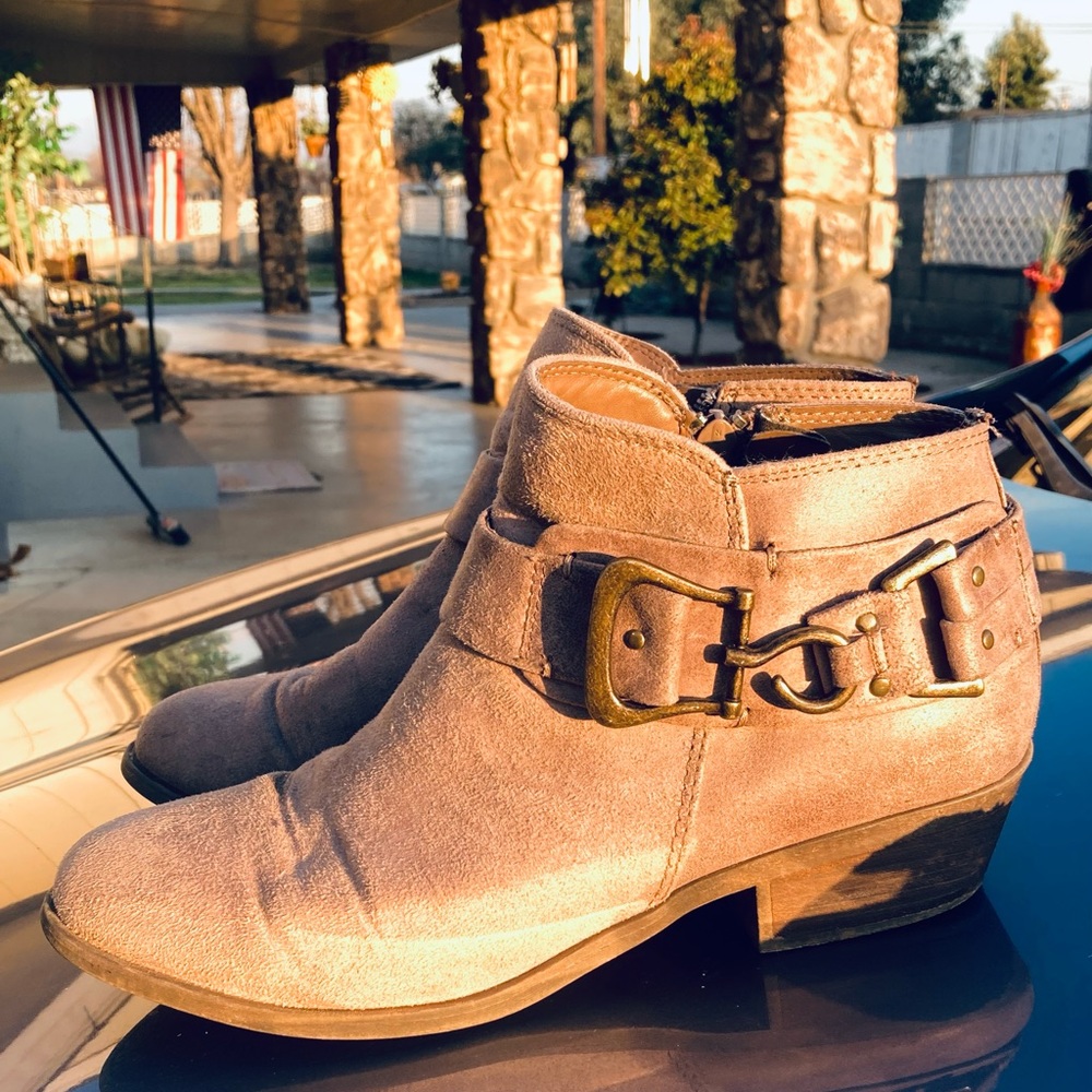 Chelsea boots